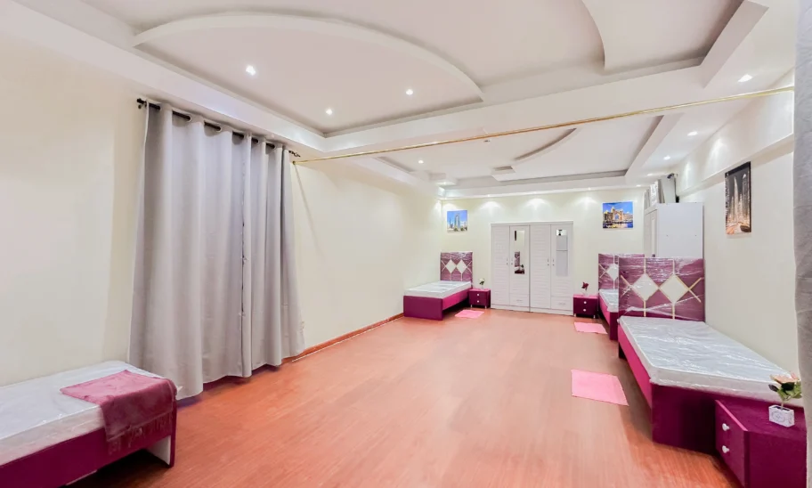 Bed in a fourth Room - bed in Radisson Blu Hotel - otlah